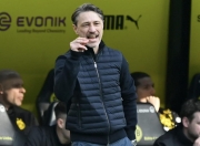 爱游戏体育地址-奥格斯堡足球队教练被解职，球队前景蒙上阴影的简单介绍