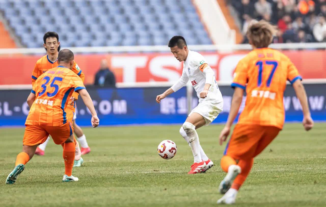 大连一方球员受伤,备战半决赛受挫的简单介绍 大连一方球员受伤,备战半决赛受挫的简单介绍