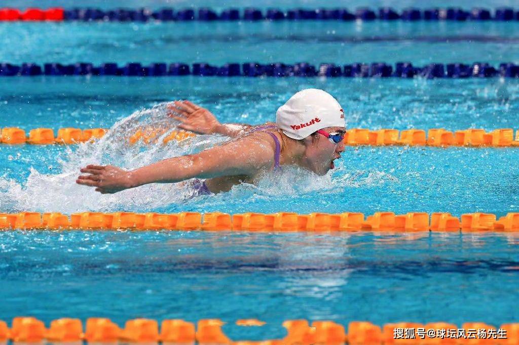 包含泳池边的风云：游泳比赛中的竞技热度的词条