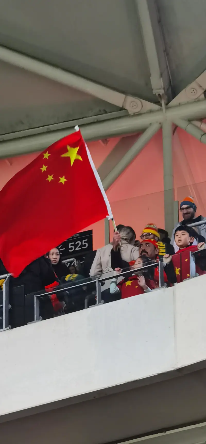 女足国际友谊赛掀起热潮,球迷热情高涨(女足国际友谊赛掀起热潮,球迷热情高涨视频) 女足国际友谊赛掀起热潮,球迷热情高涨(女足国际友谊赛掀起热潮,球迷热情高涨视频)