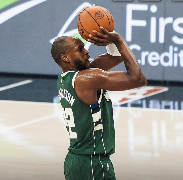 雄鹿险胜马刺,米德尔顿绝杀完成逆转(雄鹿加时胜热火 米德尔顿05秒绝杀) 雄鹿险胜马刺,米德尔顿绝杀完成逆转(雄鹿加时胜热火 米德尔顿05秒绝杀)