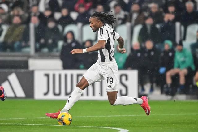 关于尤文图斯荷兰前锋抢眼表现,带领球队赢得关键一役的信息 关于尤文图斯荷兰前锋抢眼表现,带领球队赢得关键一役的信息