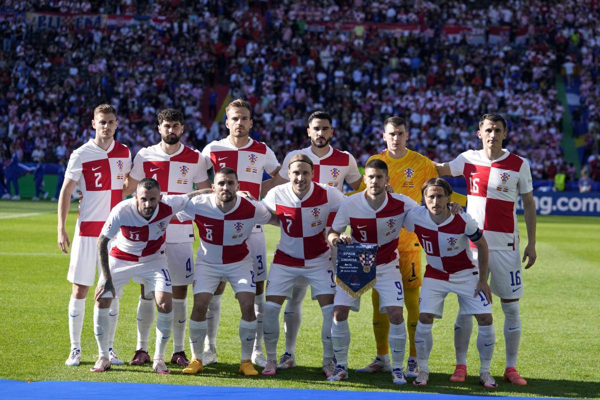 欧洲杯预热，球迷狂热关注备战情报