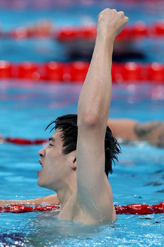 西班牙男子游泳选手实现突破，摘金的简单介绍