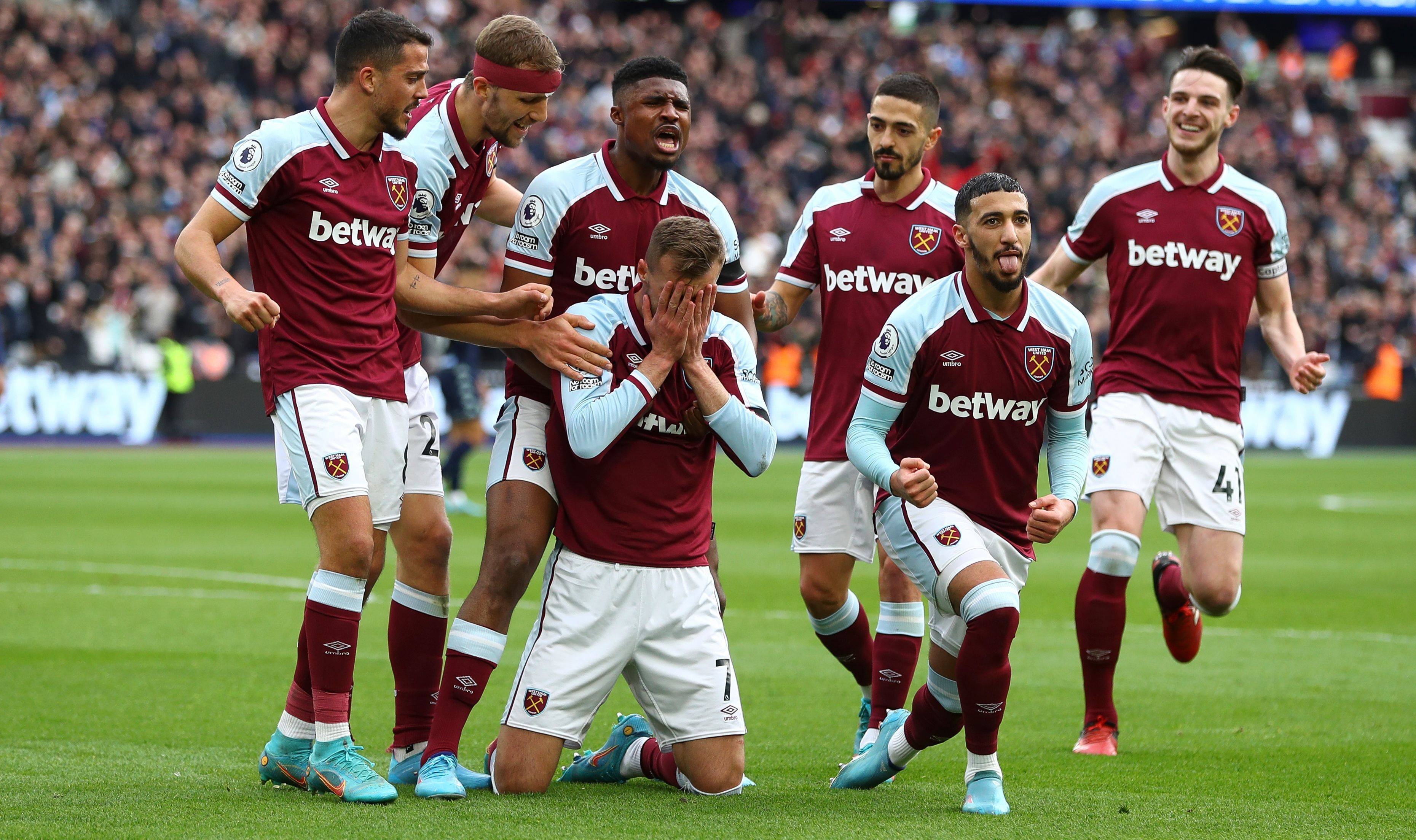 伯恩茅斯备战强敌战役,全力追求争胜目标的简单介绍 伯恩茅斯备战强敌战役,全力追求争胜目标的简单介绍