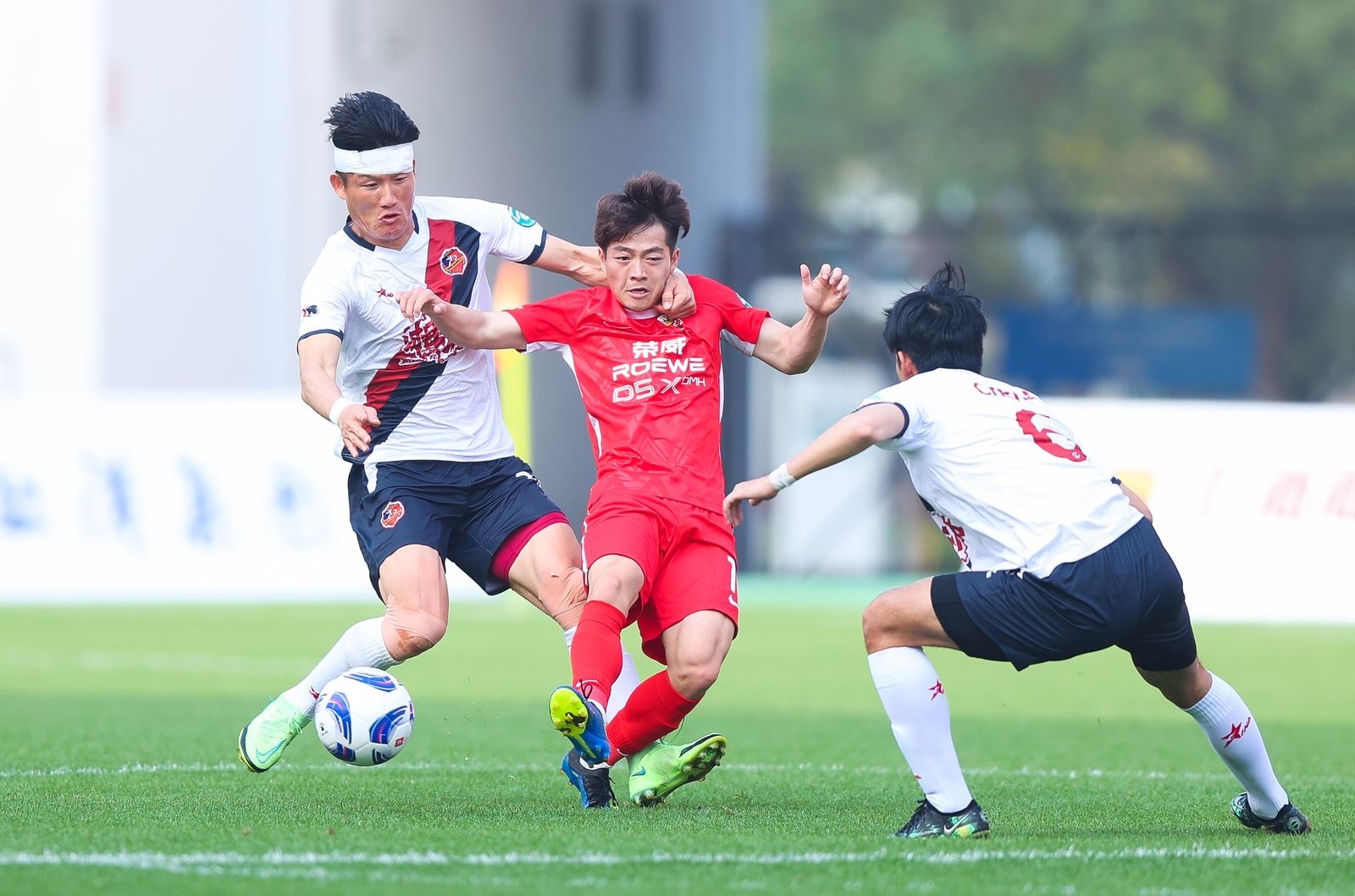 比赛中伤停比例较高,球员展现团队合作的简单介绍 比赛中伤停比例较高,球员展现团队合作的简单介绍