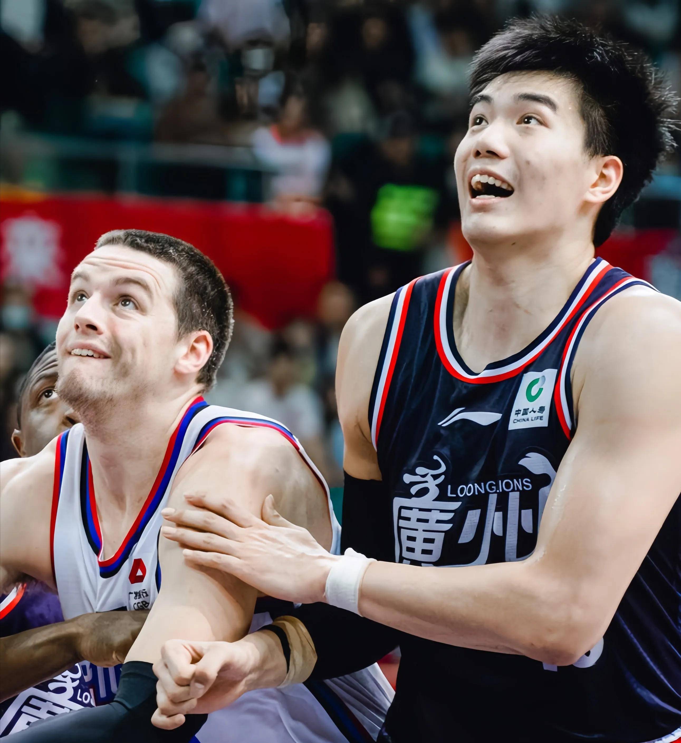 急诊室里的队员:CBA球员受伤的真相! 急诊室里的队员:CBA球员受伤的真相!