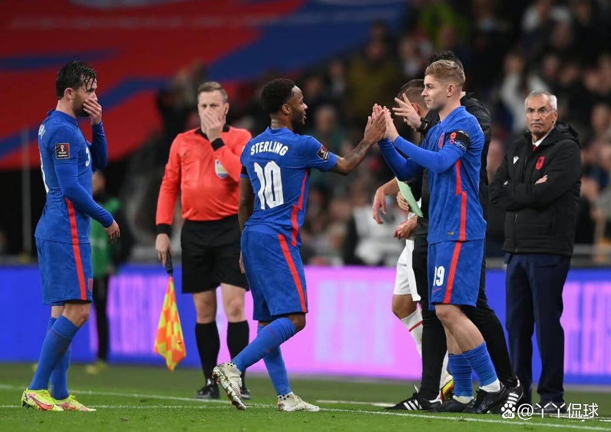 包含英格兰队险胜克罗地亚队，球迷欢呼不已的词条