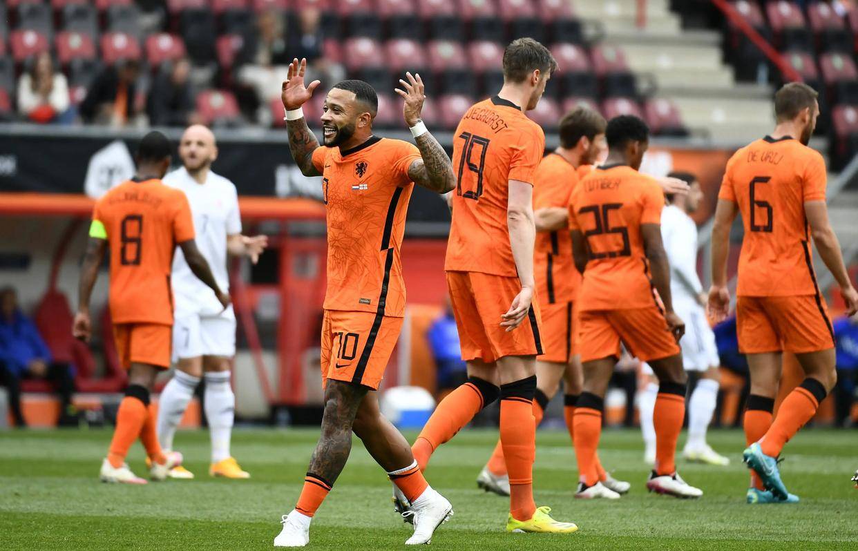 关于荷兰逆袭瑞典，加冕欧预赛冠军头衔的信息