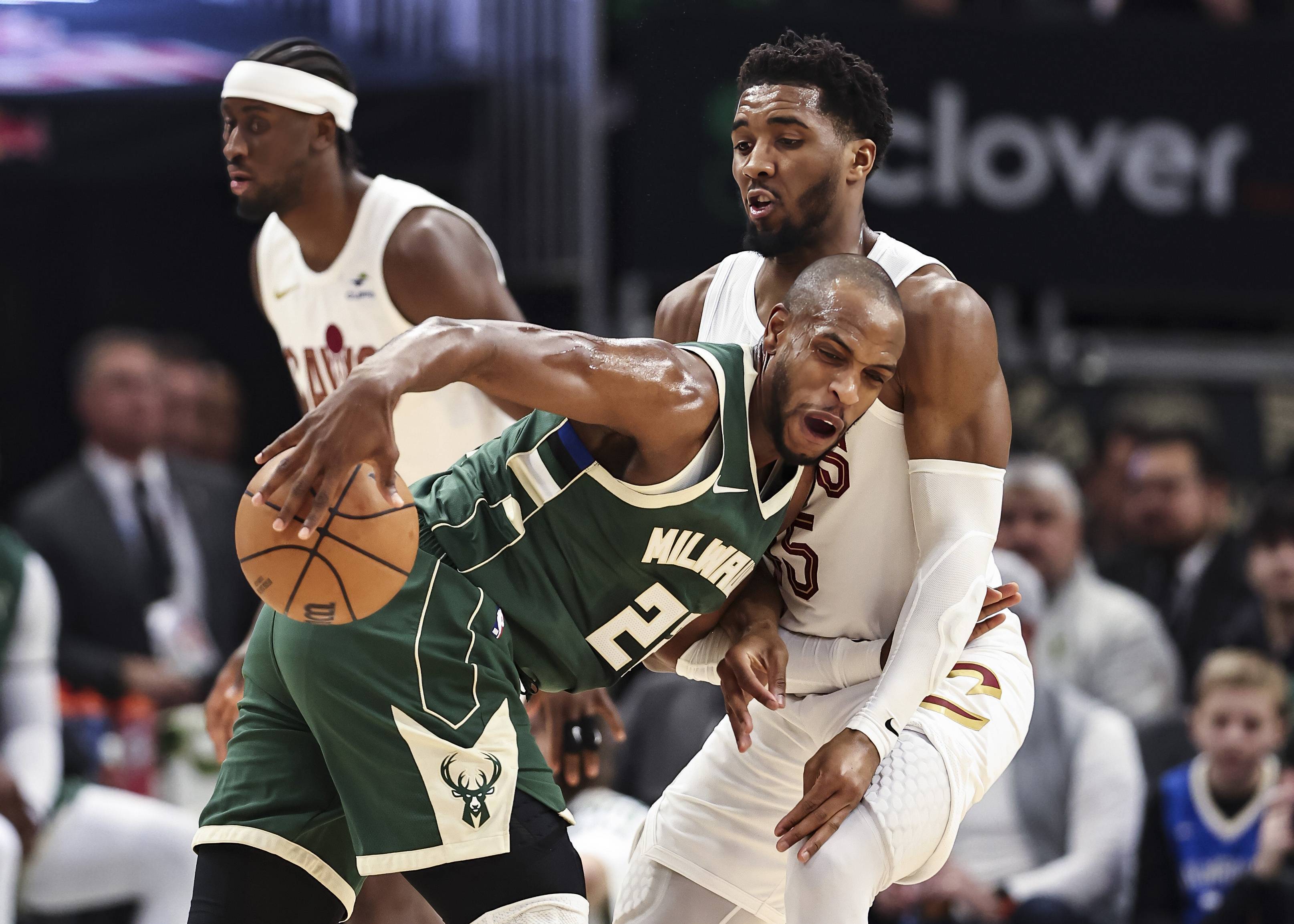 NBA东部决赛:篮网逆转击败雄鹿晋级总决赛 NBA东部决赛:篮网逆转击败雄鹿晋级总决赛