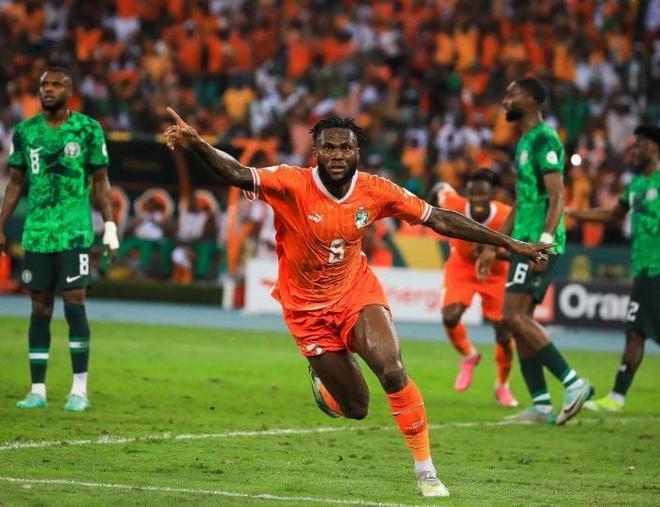 科特迪瓦球员在国际比赛中接连进球