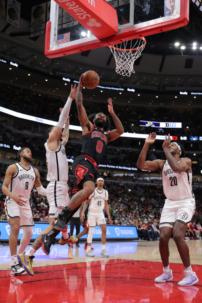 篮网大胜公牛，欧文伦纳德实现配合默契的简单介绍