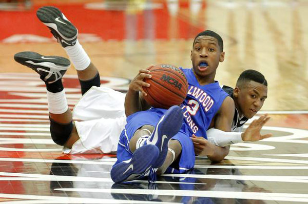 尼斯后卫演绎绝杀，帮助球队取胜