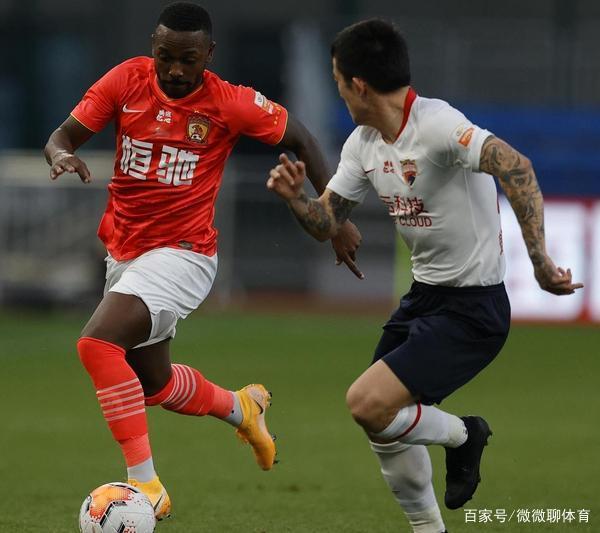 包含榜首对决:恒大战平鲁能,保持领先地位的词条 包含榜首对决:恒大战平鲁能,保持领先地位的词条