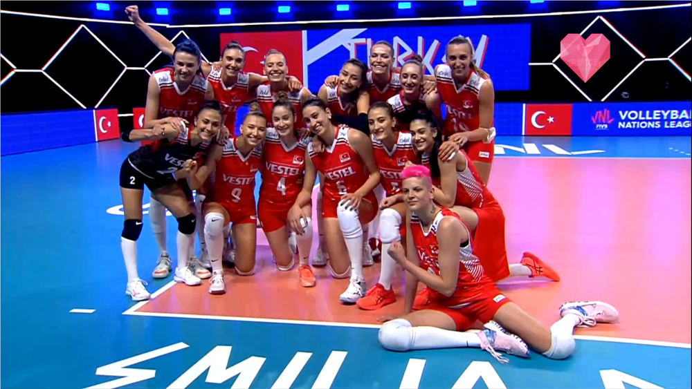 德国横扫前南斯拉夫，取得四连胜