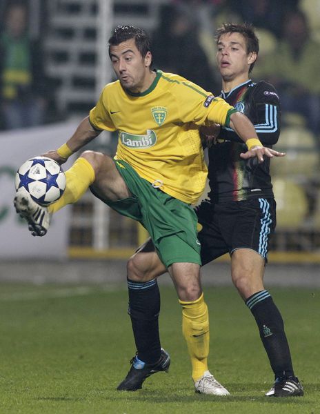 昂热客场不敌弱旅,遭遇连败局面 昂热客场不敌弱旅,遭遇连败局面