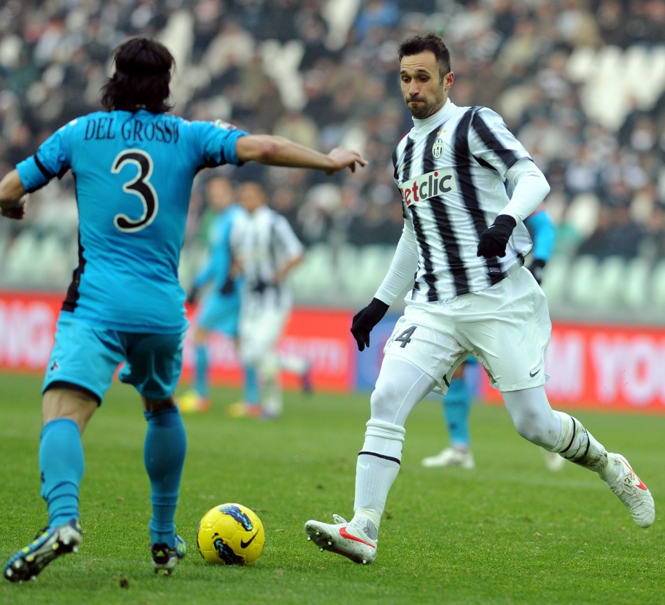 尤文图斯客胜锡耶纳，暂时占据积分榜第一