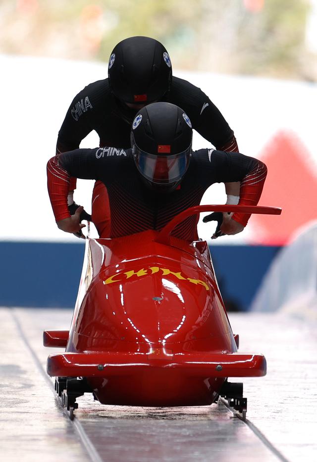 挪威雪车选手一路领先，尽揽金牌