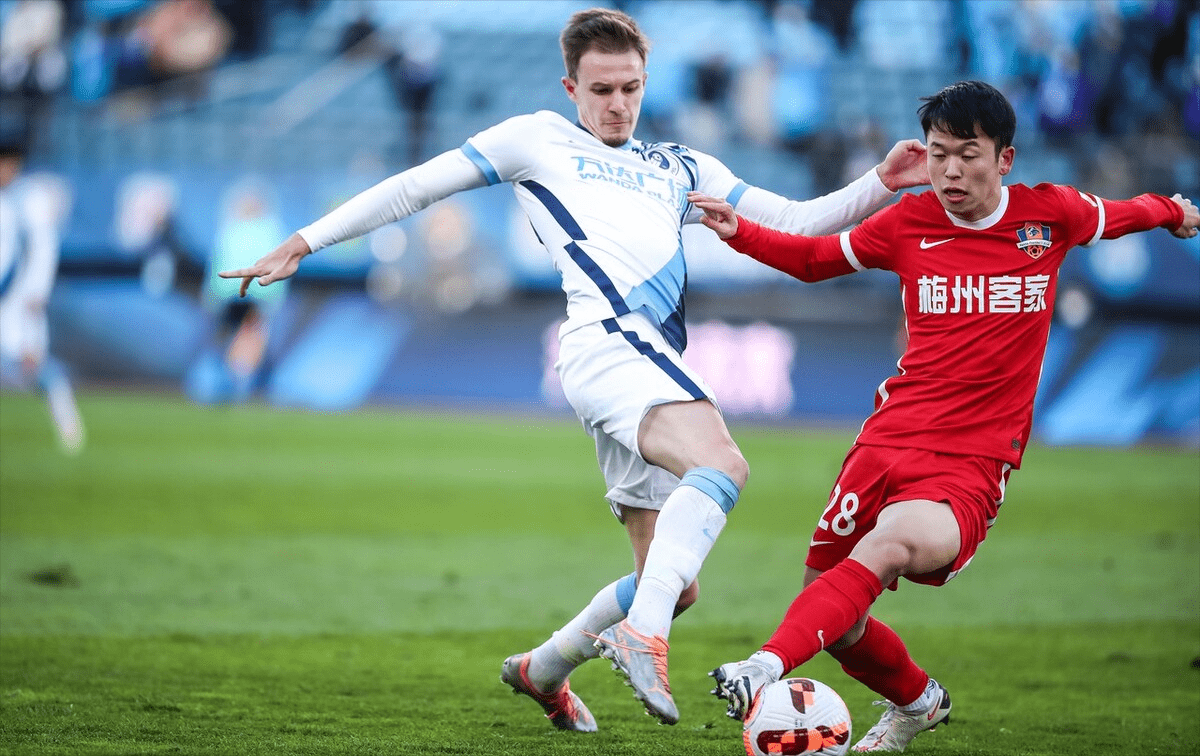 关于大连宏运客场大败，需调整状态的信息