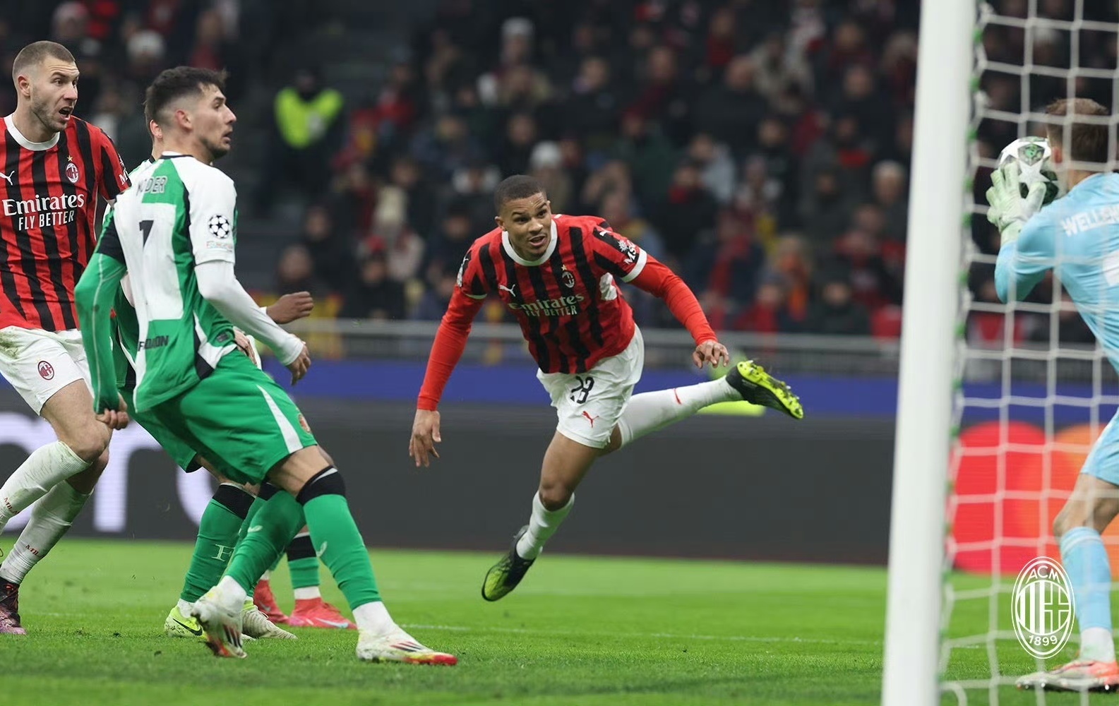 曼联后卫连续失误，遭遇意甲球队逆袭的简单介绍