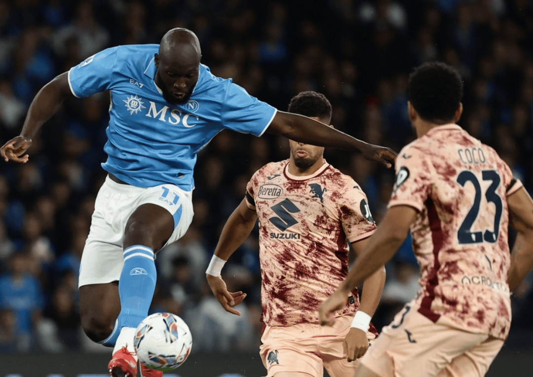 曼联后卫连续失误，遭遇意甲球队逆袭的简单介绍