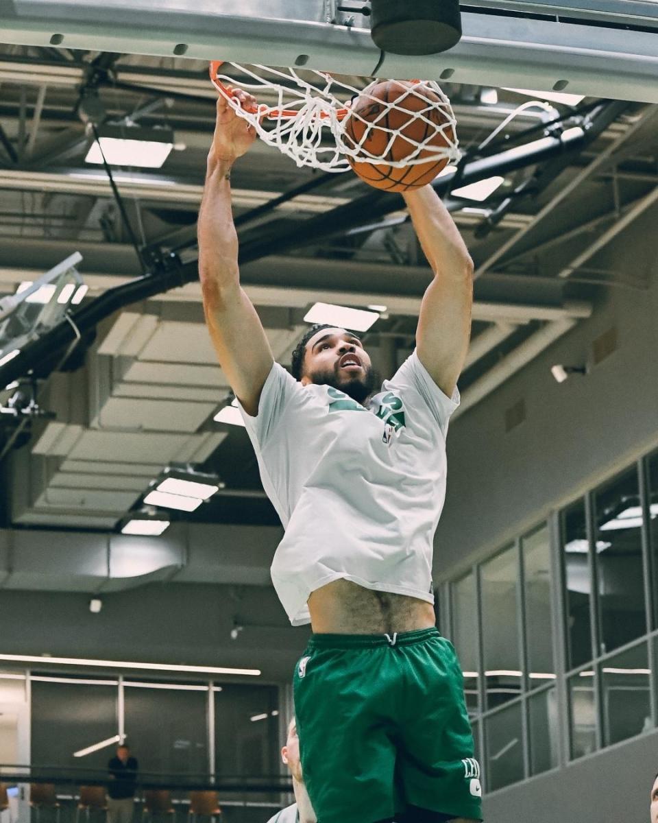 包含凯尔特人球员无患伤病积极备战的词条