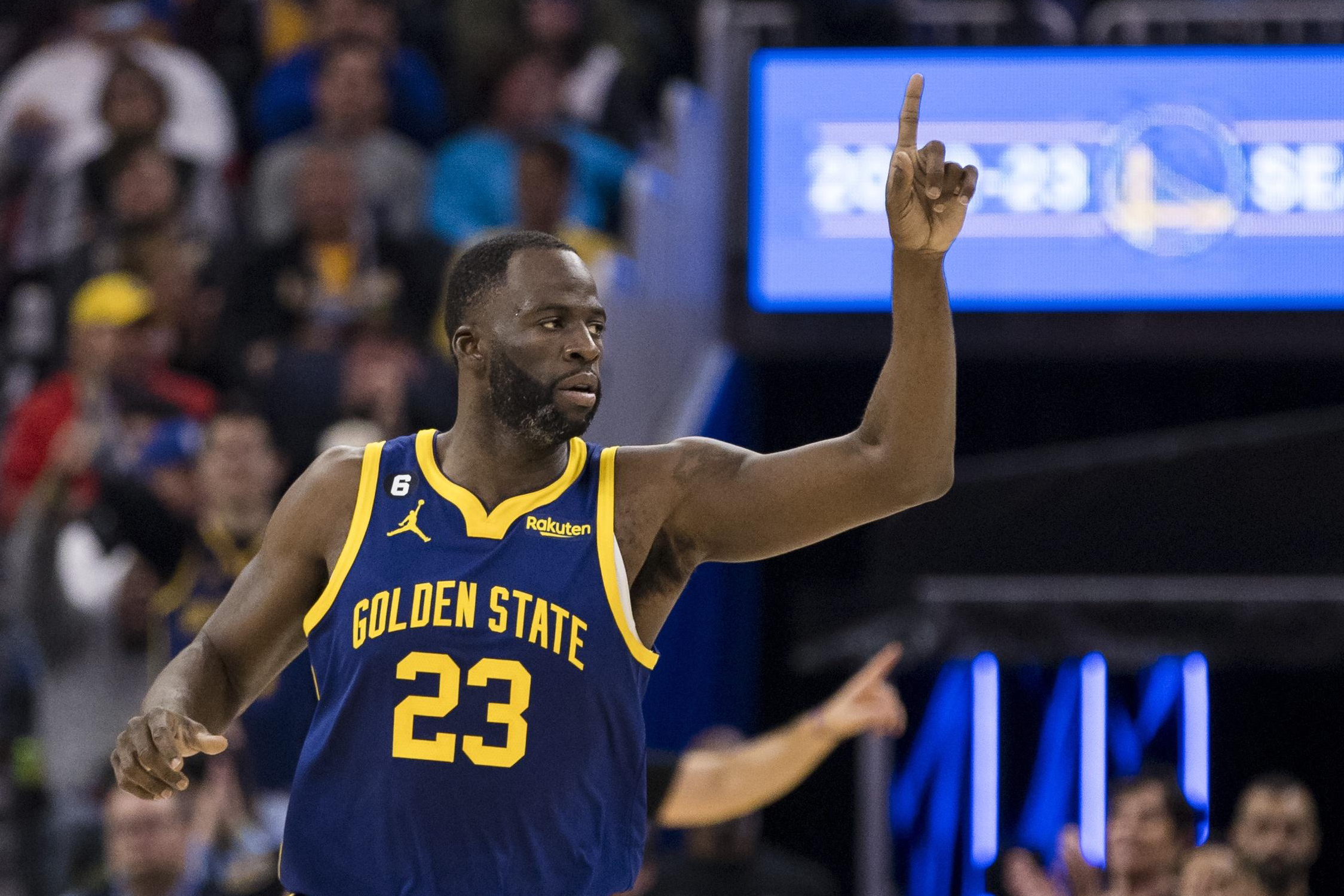 勇士主场擒灰熊，在西部扩大领先的简单介绍