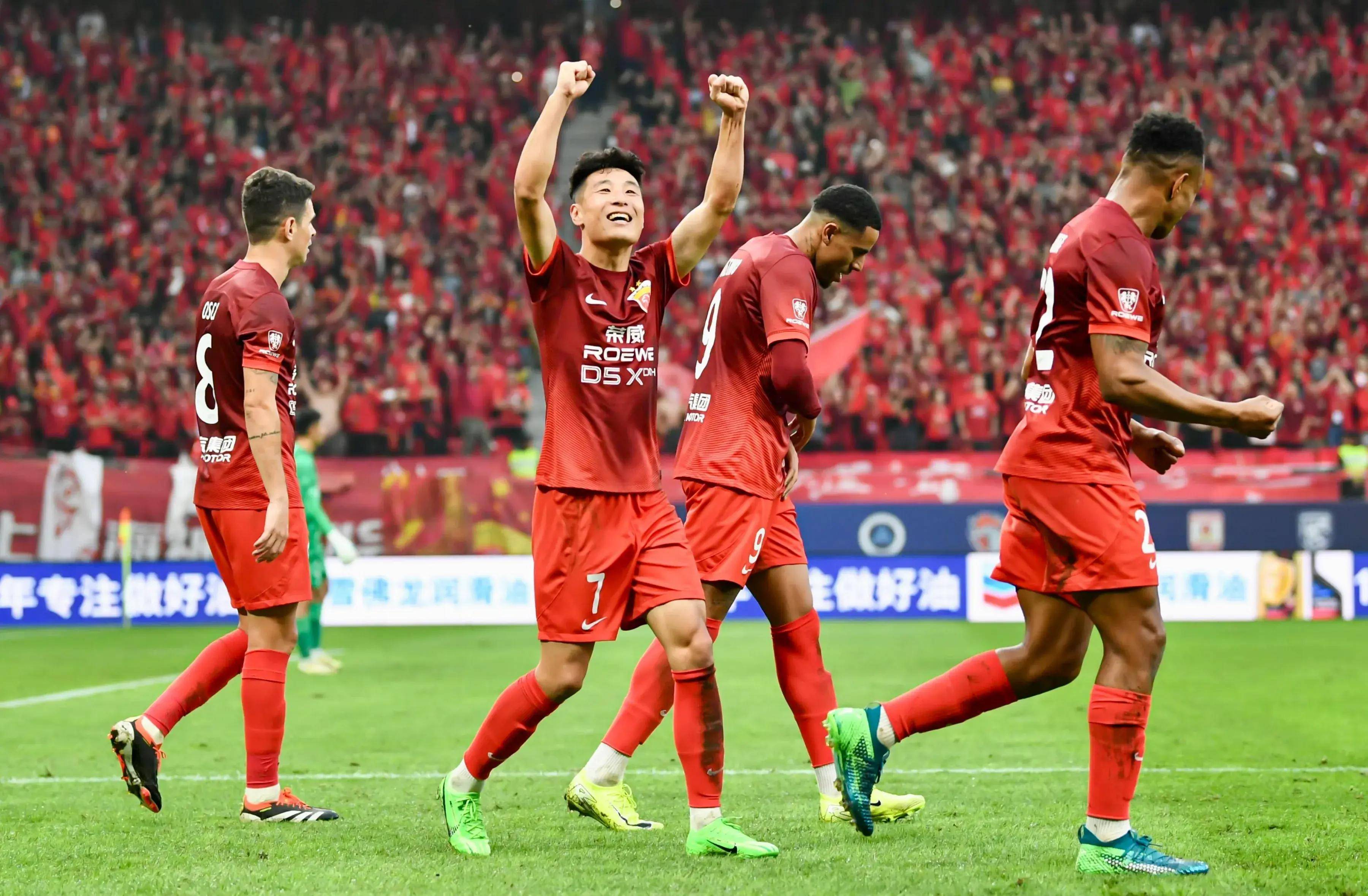 球队在冠军联赛比赛中的精彩表现备受关注