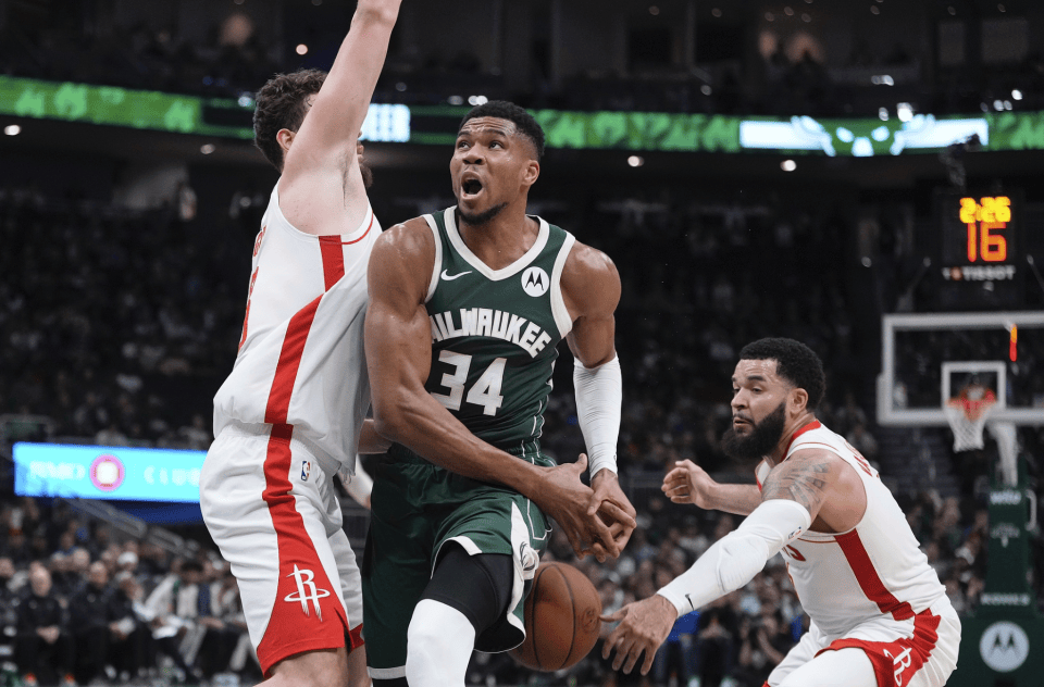 包含快船绝境逆转雄鹿取得关键胜利的词条 包含快船绝境逆转雄鹿取得关键胜利的词条