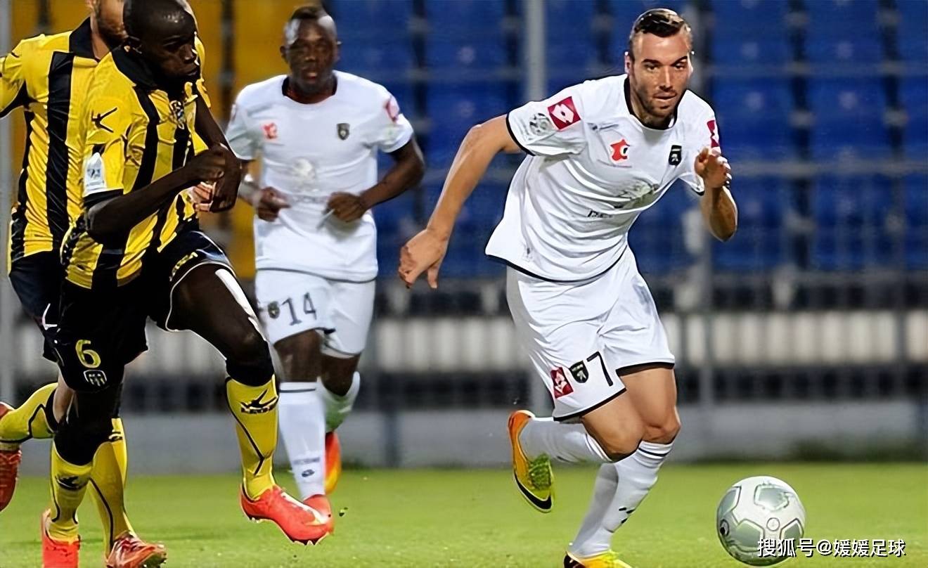 包含甘冈客场遭遇失利，保级形势动摇的词条