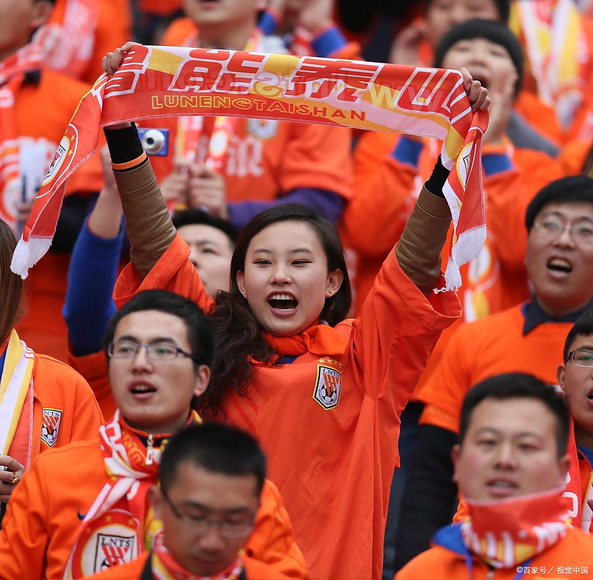 关于强强对话！欧预赛焦点战点燃球迷热情的信息