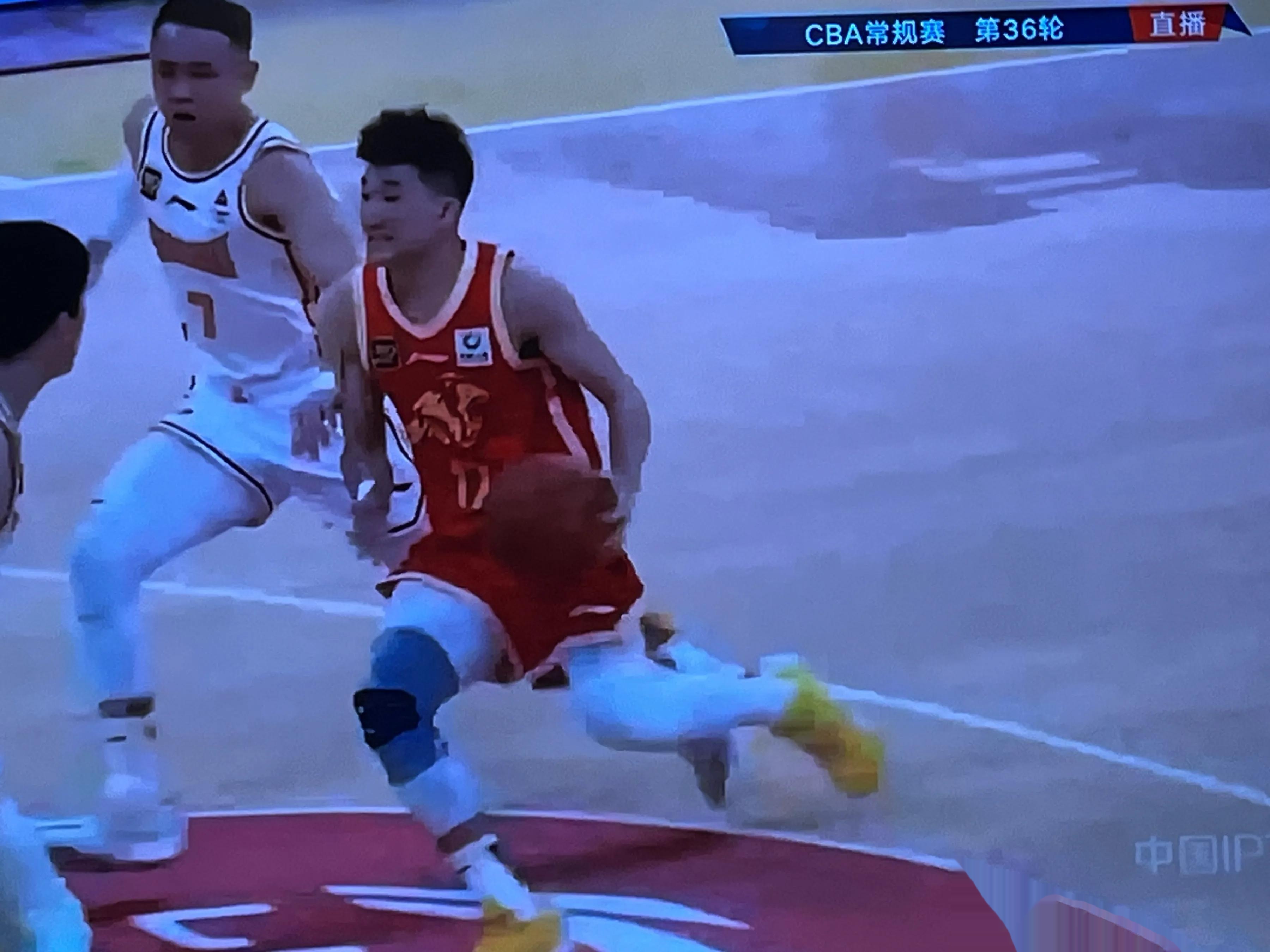 上海队输给辽宁队,遭遇挑战 上海队输给辽宁队,遭遇挑战