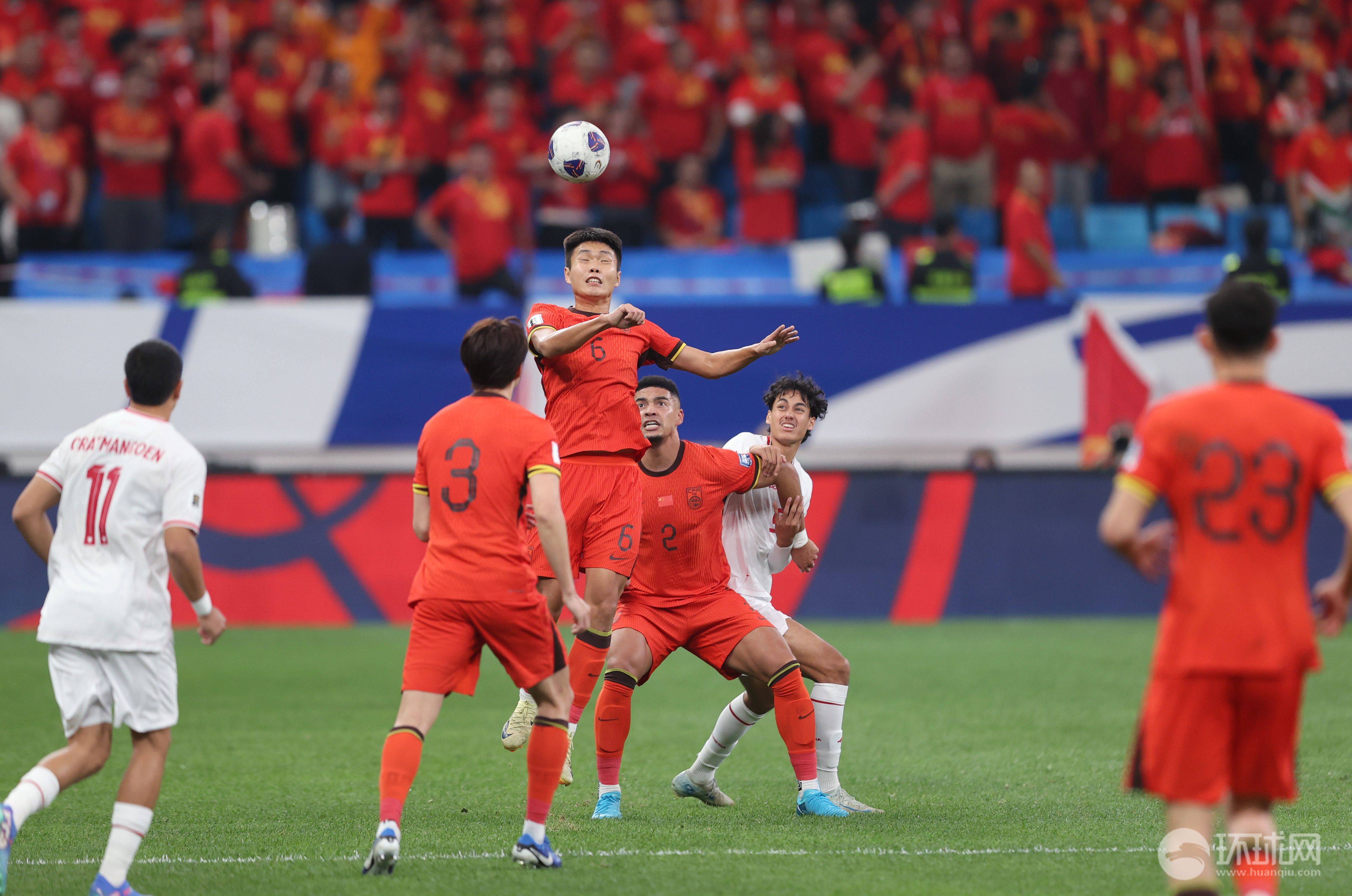 精彩进球瞬间，国足继续保持领先的简单介绍